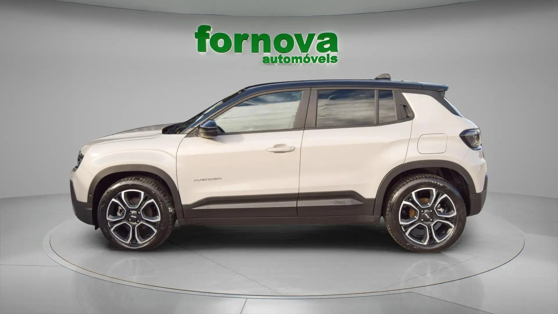 Jeep Avenger 54 kWh Summit 8