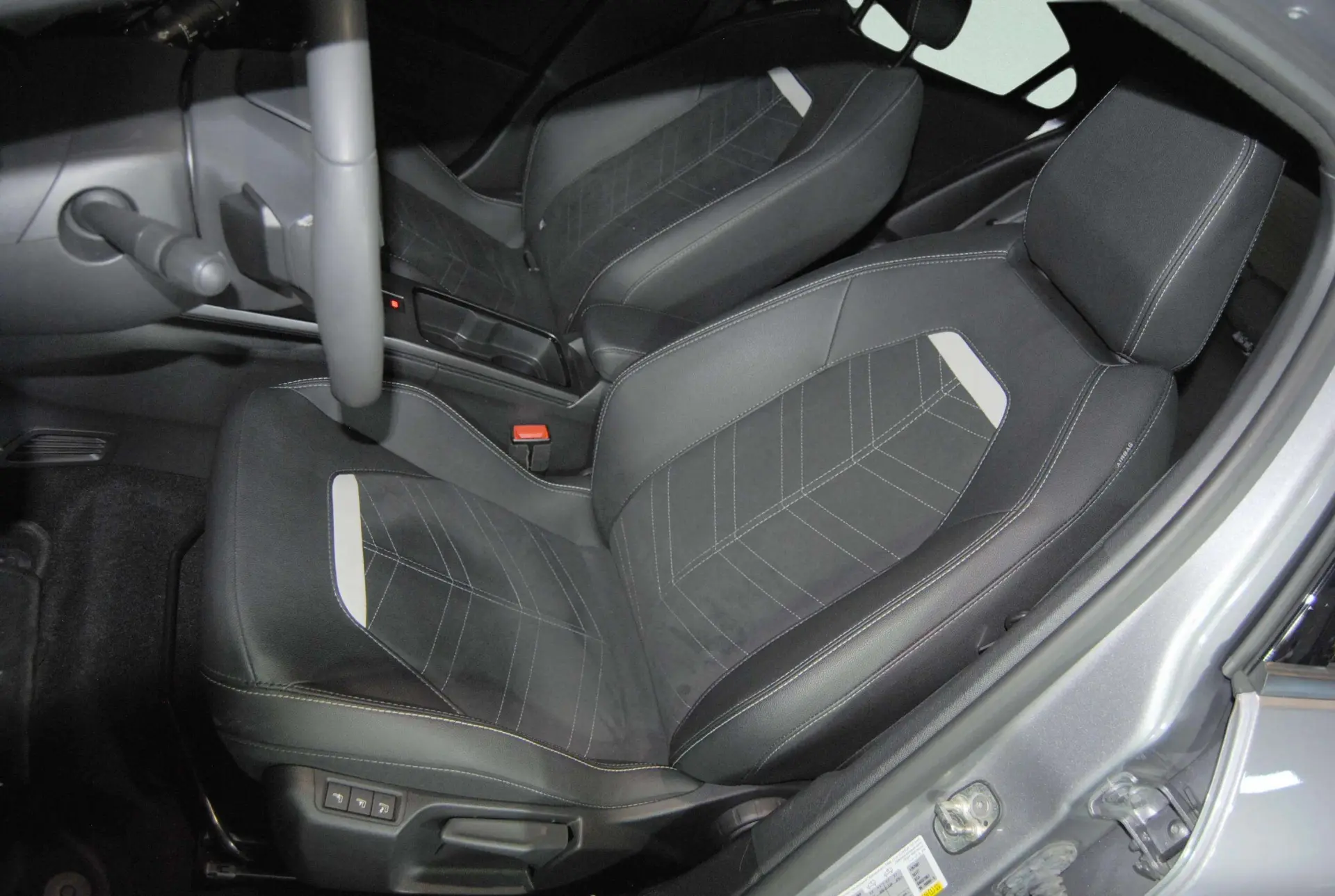 Opel Mokka 1.2 Hybrid GS eDCT 13