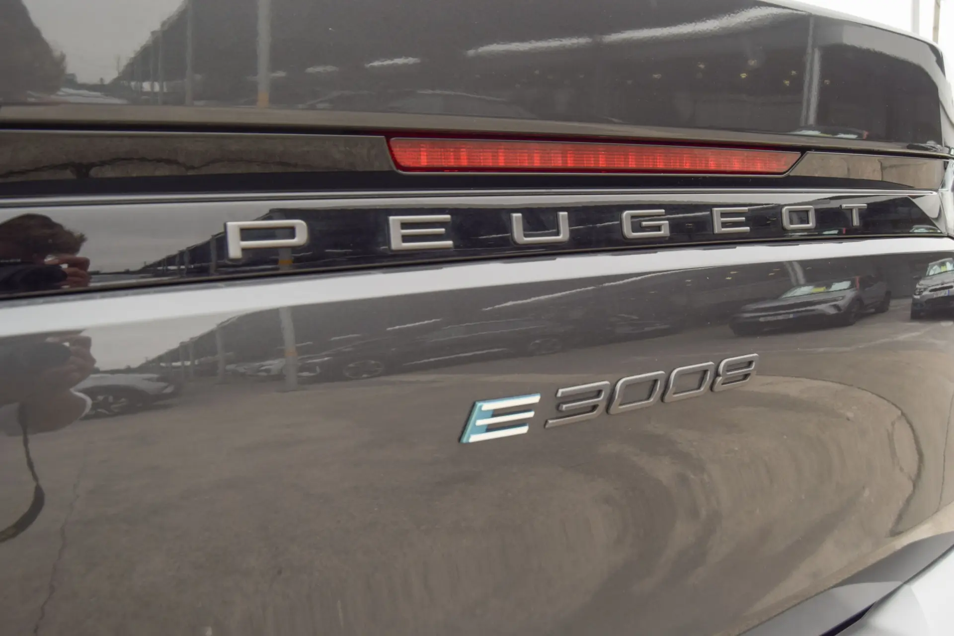 Peugeot E-3008 73 kWh GT 52