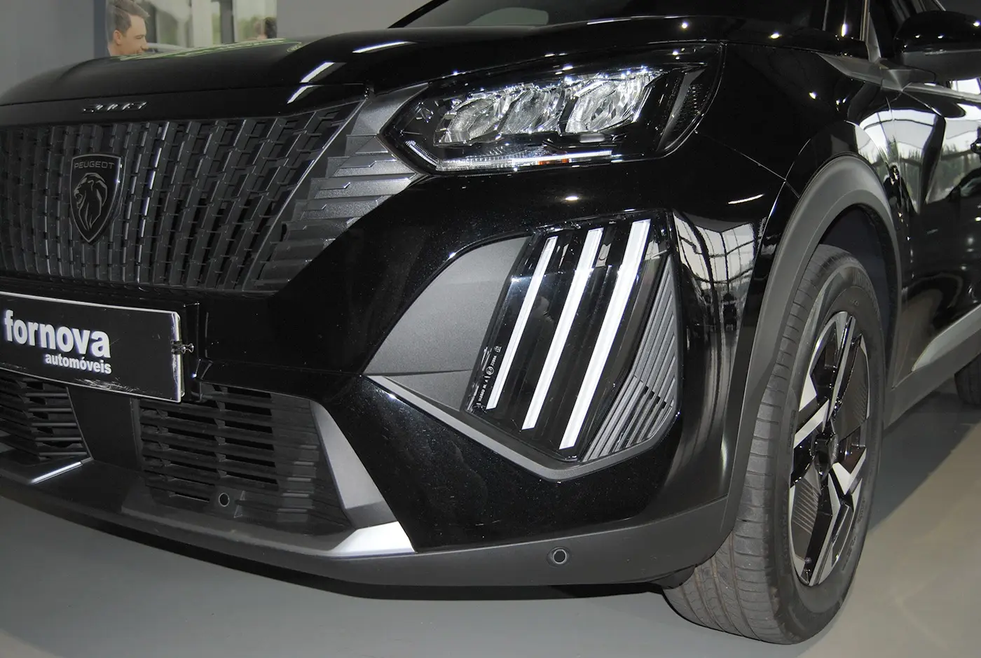 Peugeot 2008 1.2 Hybrid Allure e-DCS6 12