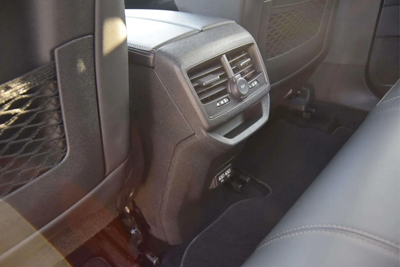 Peugeot 3008 1.6 Hybrid GT e-EAT8 11