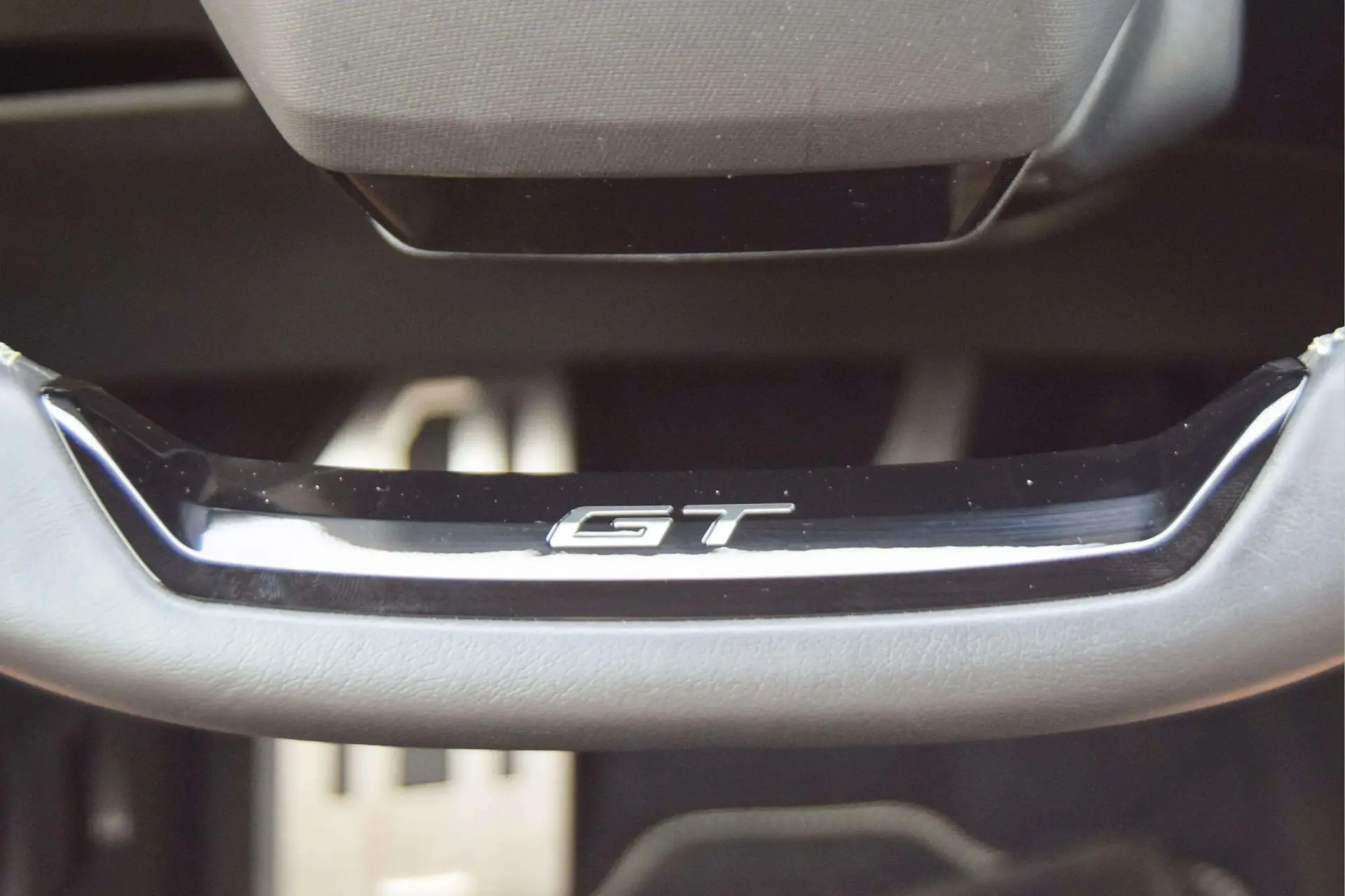 Peugeot E-3008 73 kWh GT 9