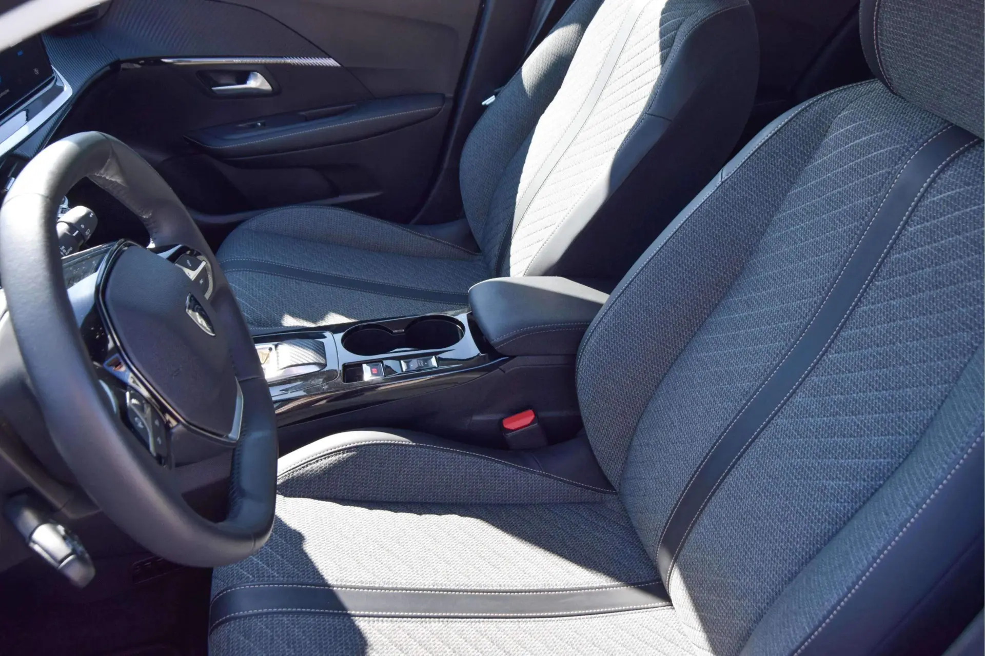 Peugeot e-208 50 kWh Allure 30
