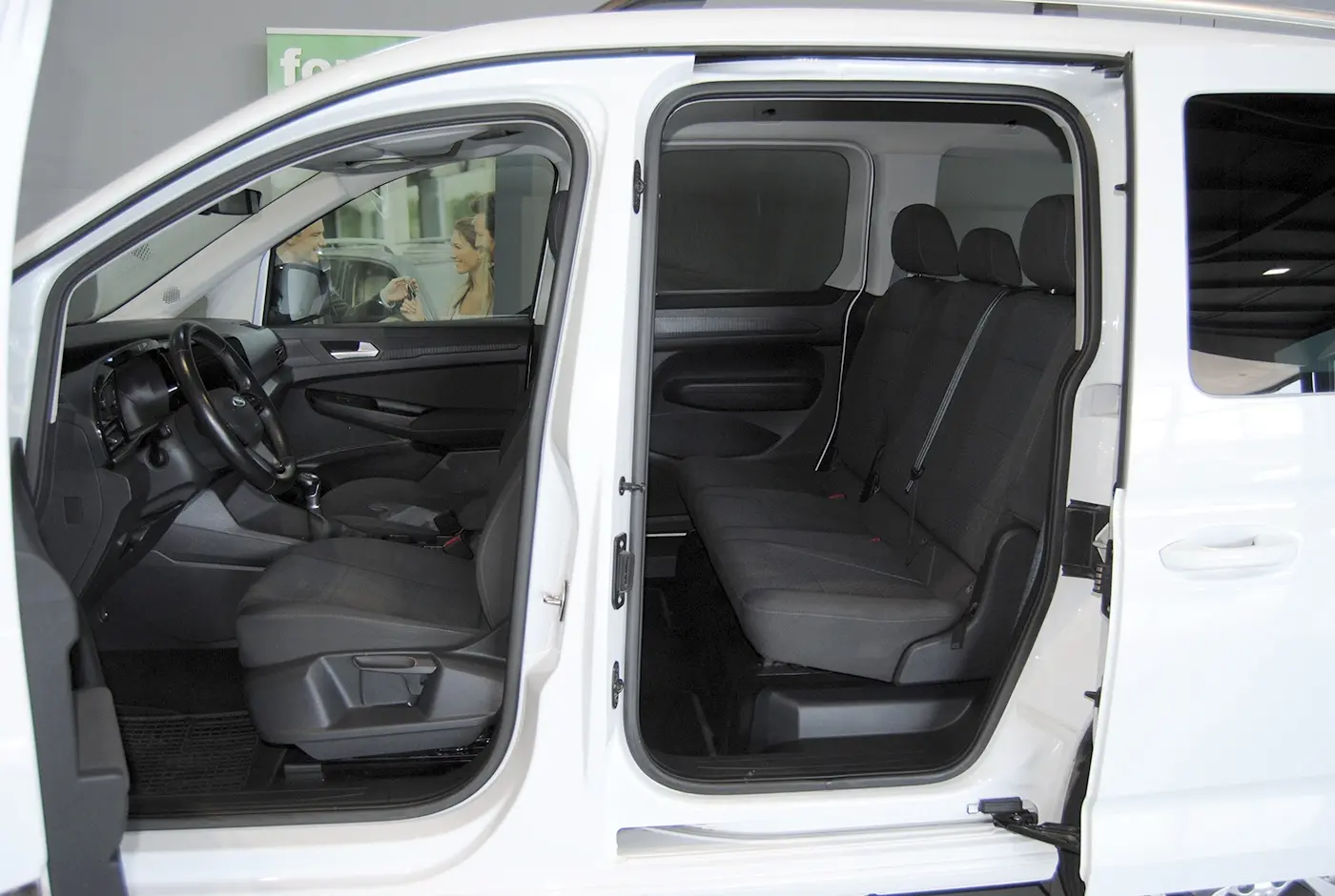 Ford Tourneo Connect 2.0 TDCi Titanium 5 lugares 14
