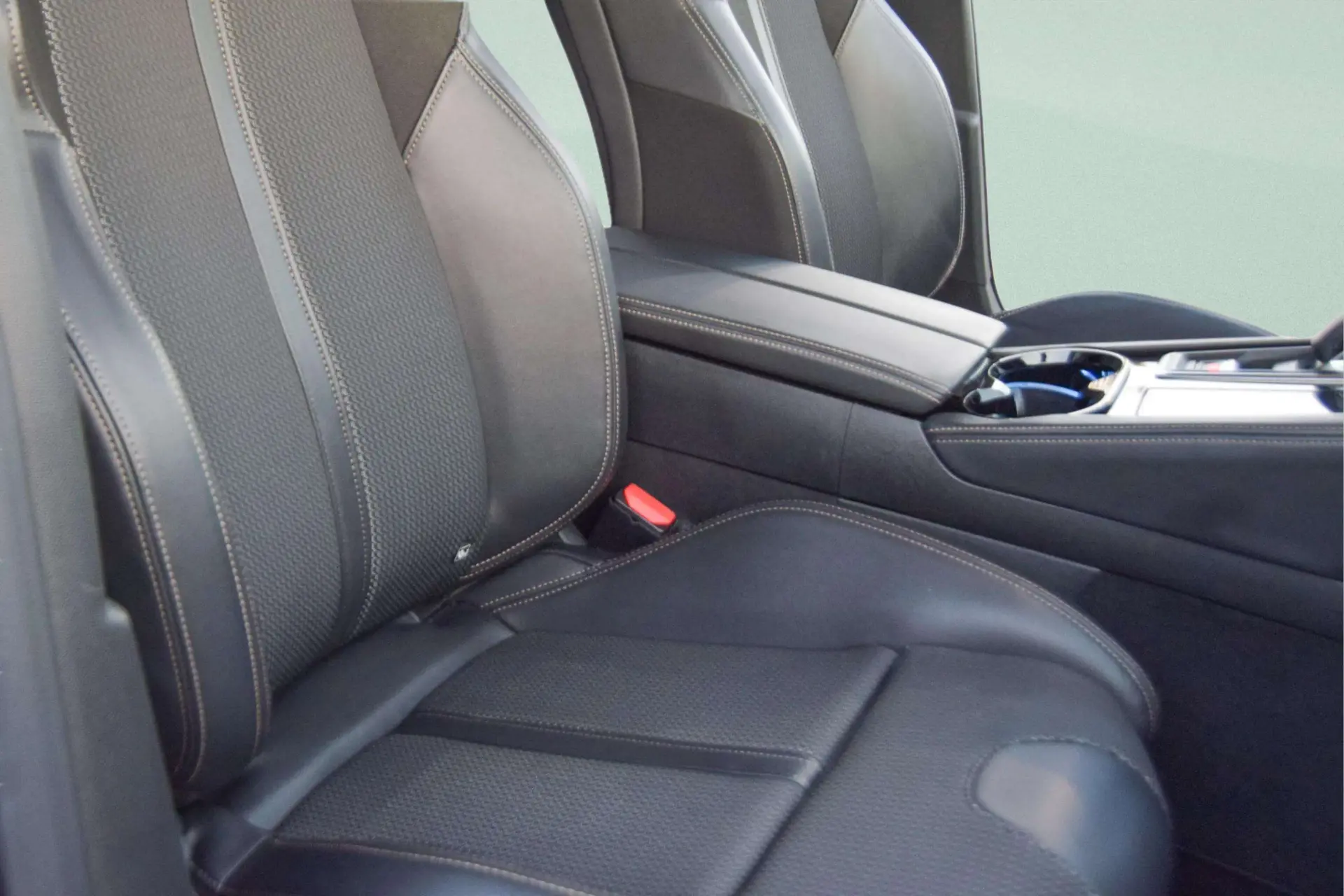 Peugeot 508 SW 1.6 Hybrid GT e-EAT8 22