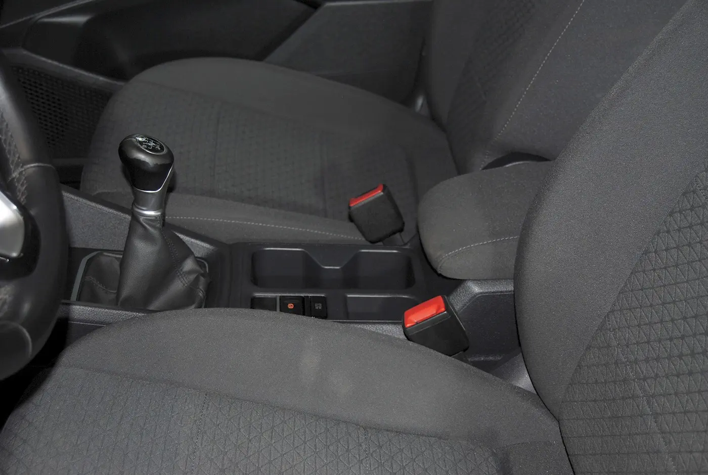 Ford Tourneo Connect 2.0 TDCi Titanium 5 lugares 38