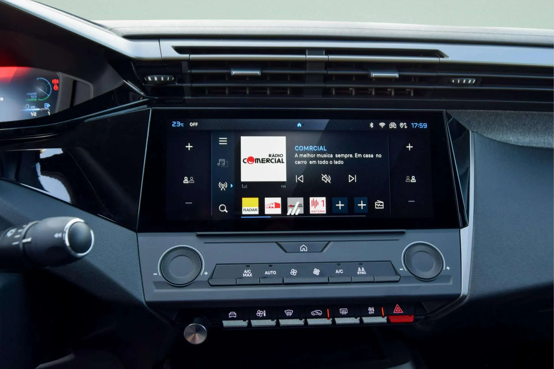 Peugeot 408 1.2 Hybrid Allure e-DCS6 14