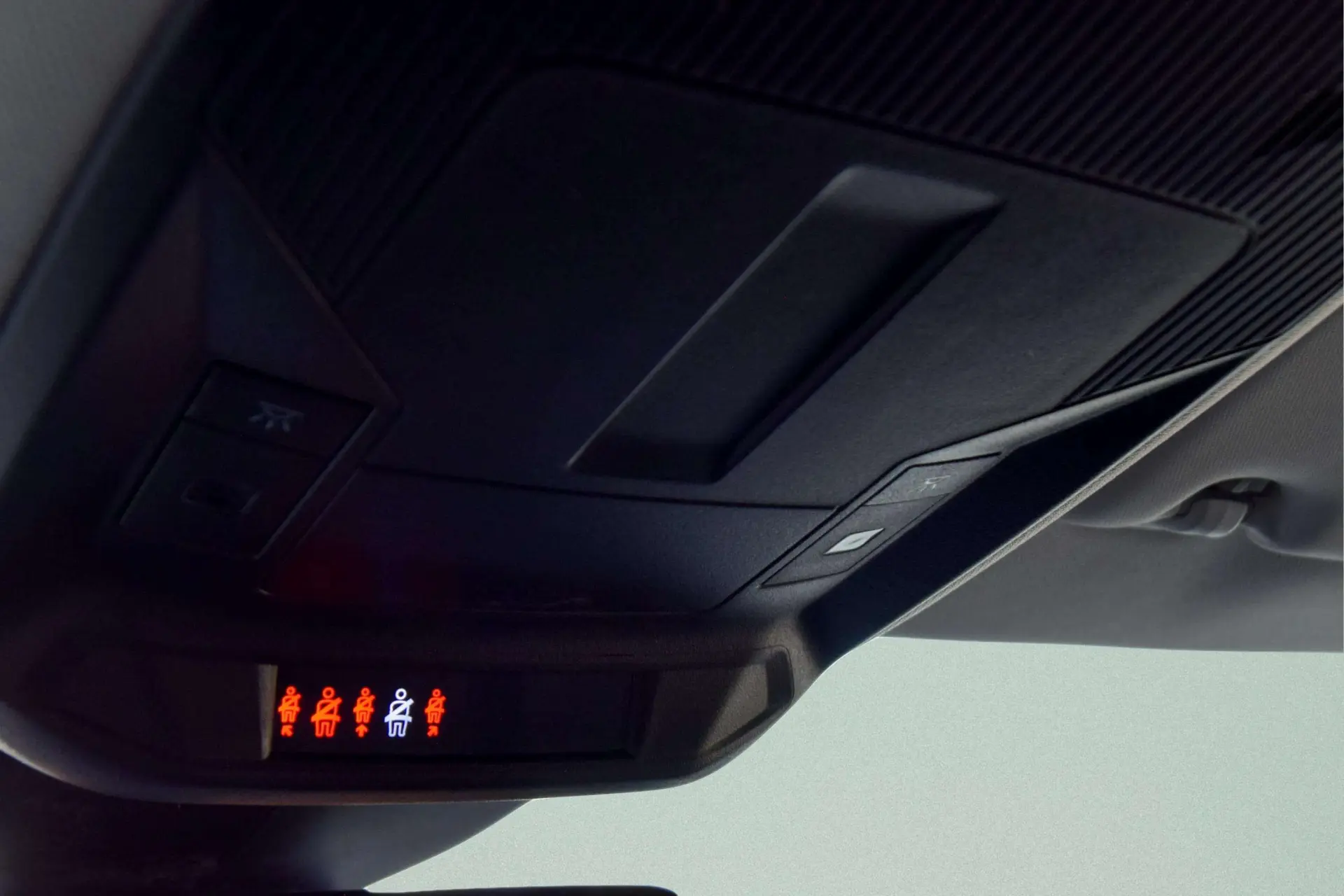 Peugeot 408 1.2 Hybrid Allure e-DCS6 13