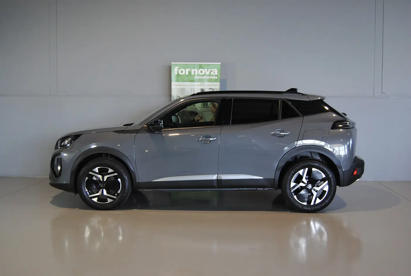 Peugeot 2008 1.2 Hybrid Allure e-DCS6 9