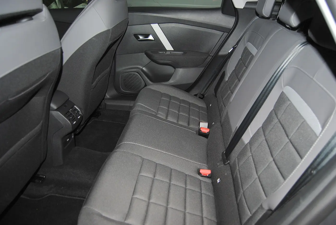 Citroen C4 1.2 Hybrid Max e-DSC6 17