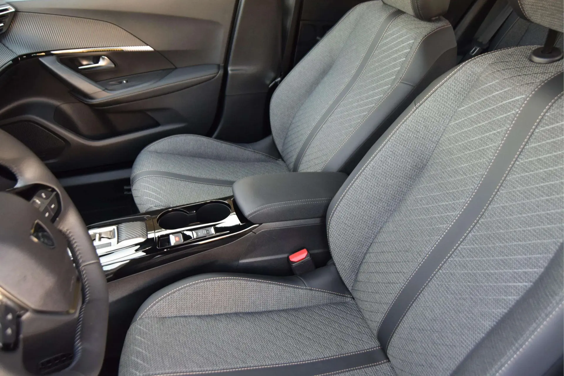 Peugeot 2008 1.2 Hybrid Allure e-DCS6 20