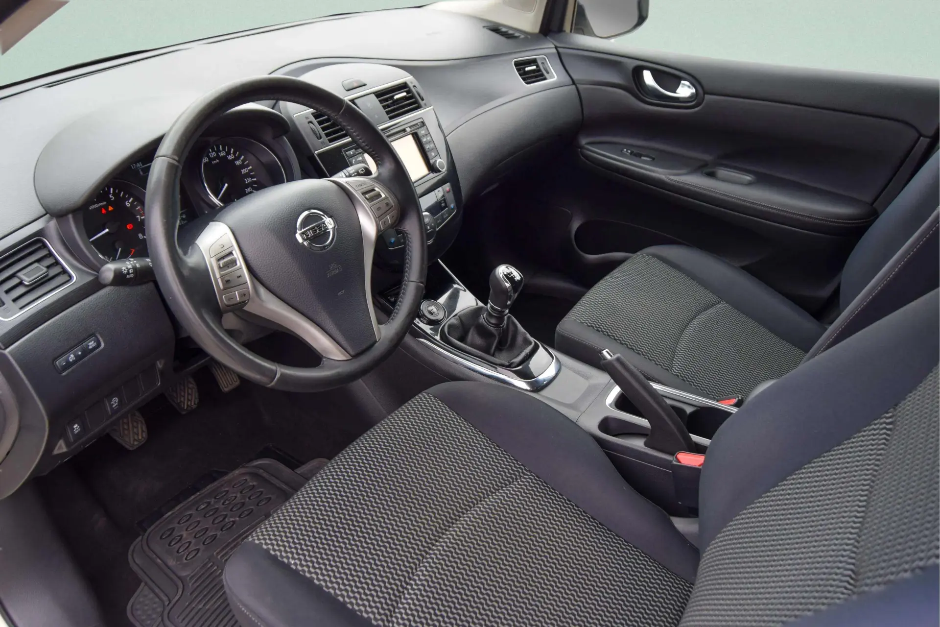 Nissan Pulsar 1.2 DIG-T Acenta J17 20