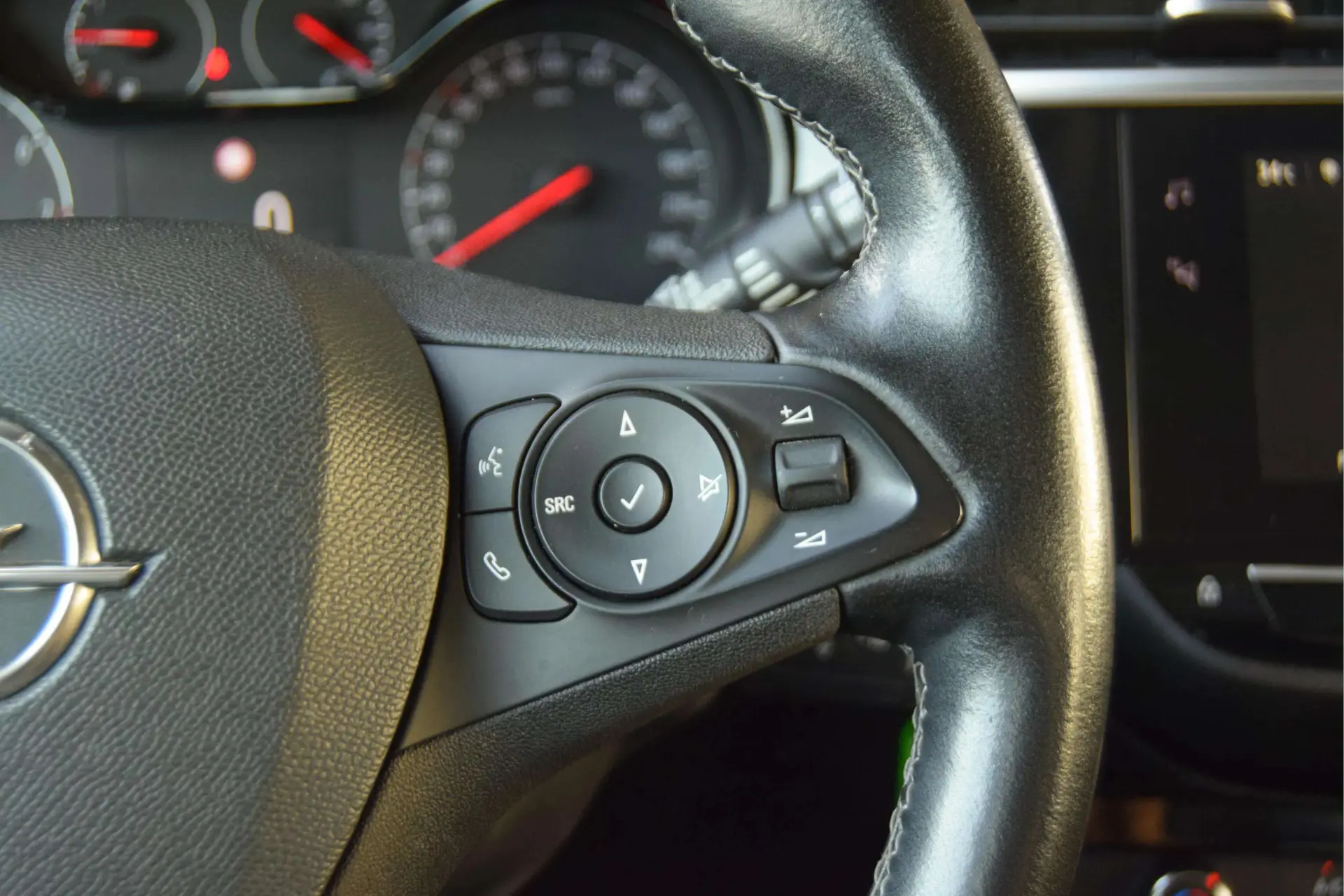 Opel Corsa 1.2 Business Edition 8