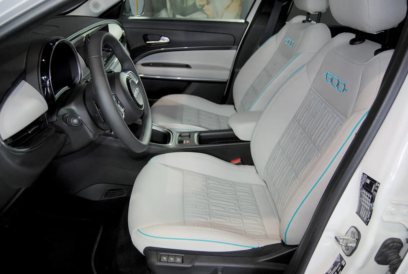 Fiat 600 1.2 Hybrid La Prima 17