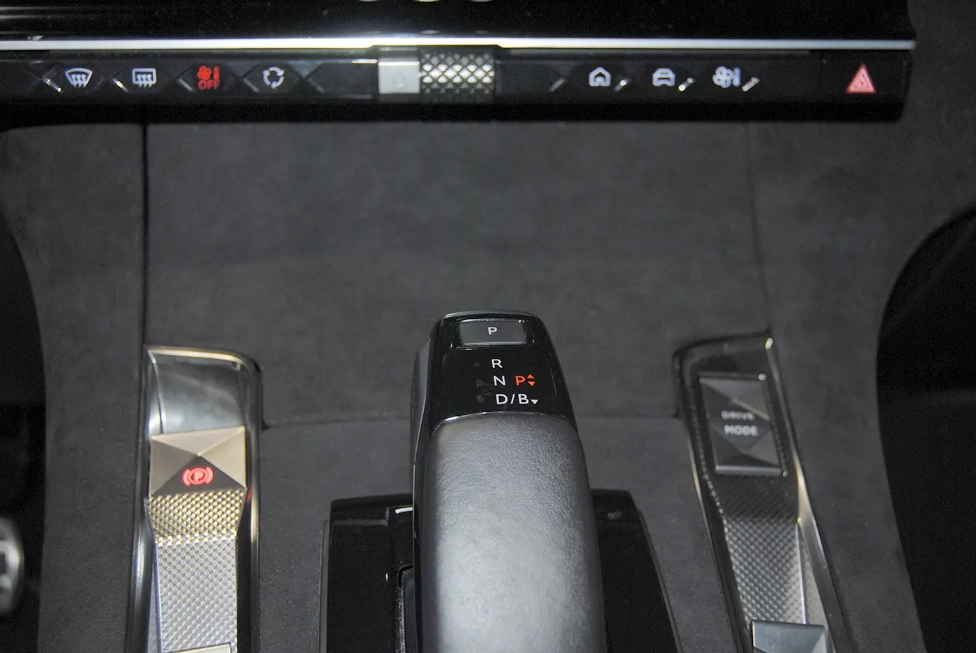 DS DS7 E-Tense Performance Line 46