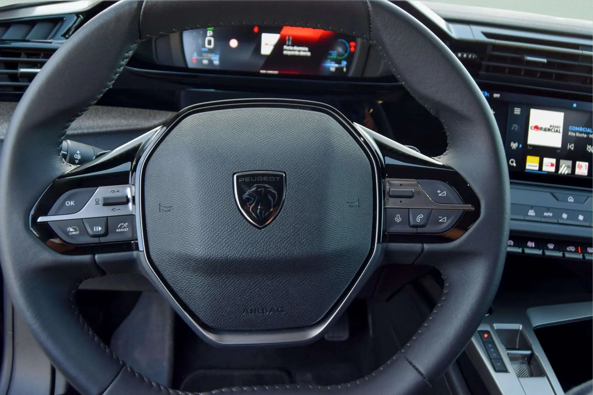 Peugeot 408 1.2 Hybrid Allure e-DCS6 21