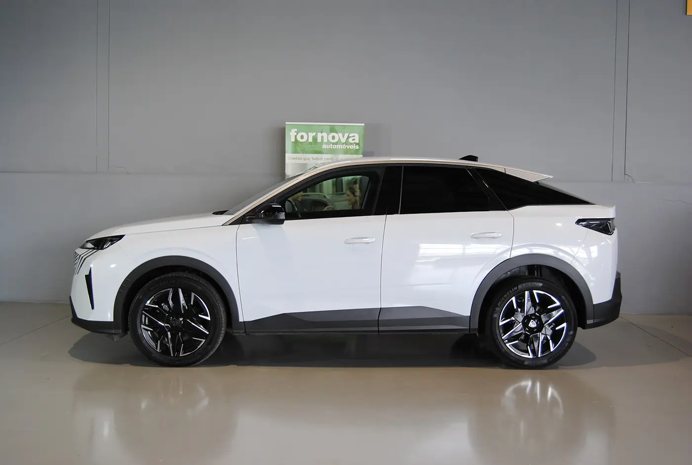 Peugeot 3008 1.2 Hybrid Allure e-DCS6 9