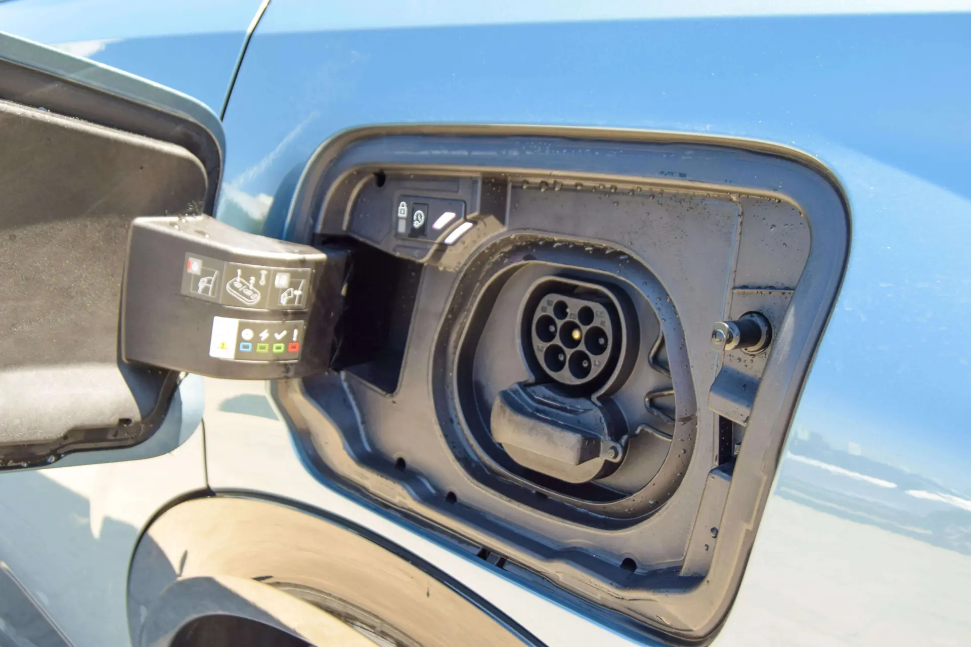 Peugeot E-3008 73 kWh GT 54