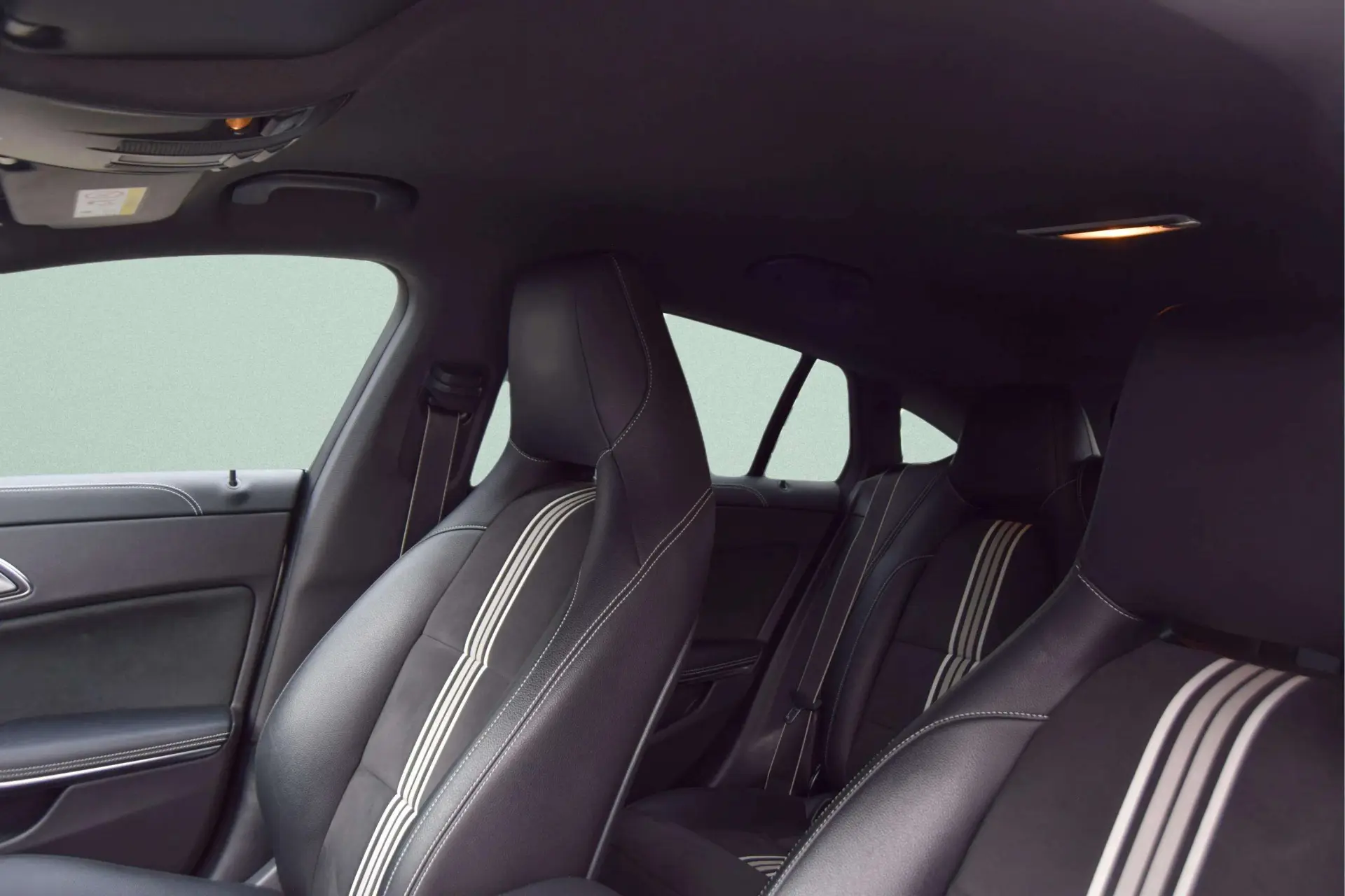 Mercedes-Benz CLA 180 d Shooting Brake AMG Line 8