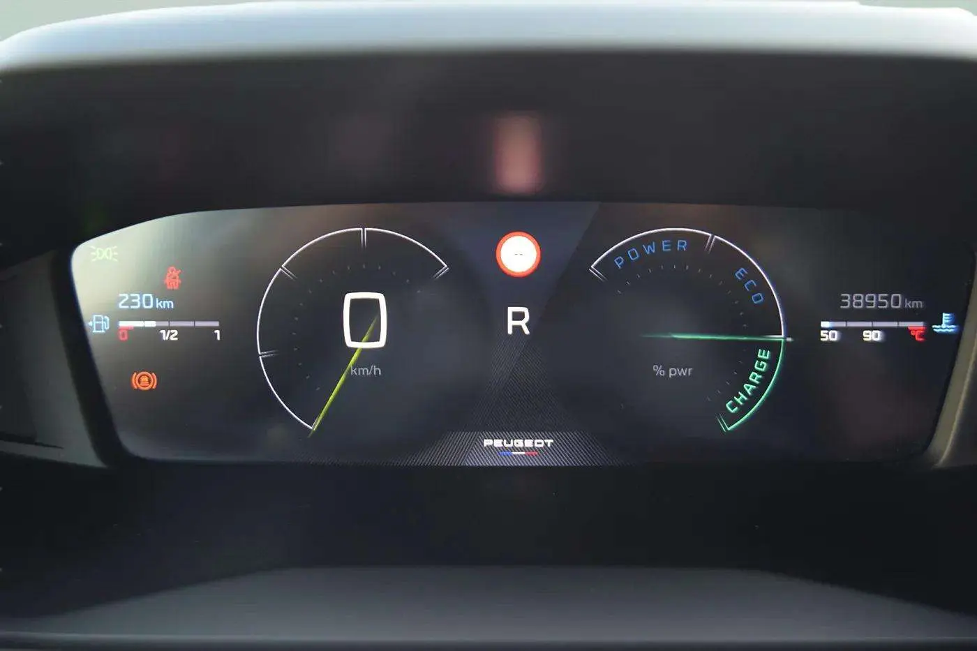 Peugeot 2008 1.2 Hybrid Allure e-DCS6 24