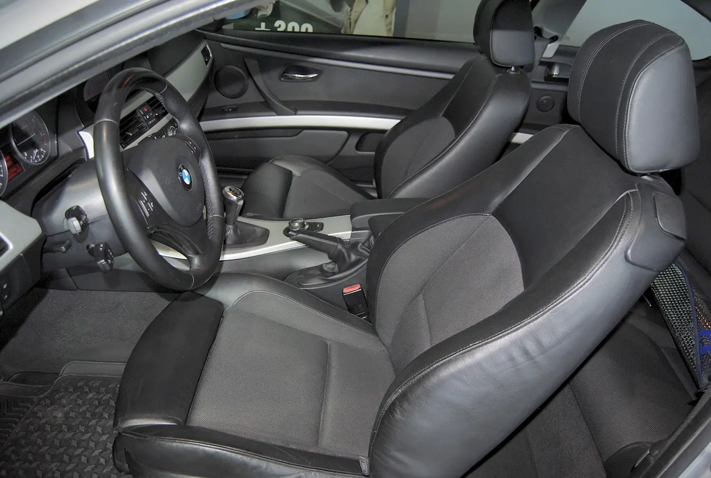 BMW 320 D COUPE 15