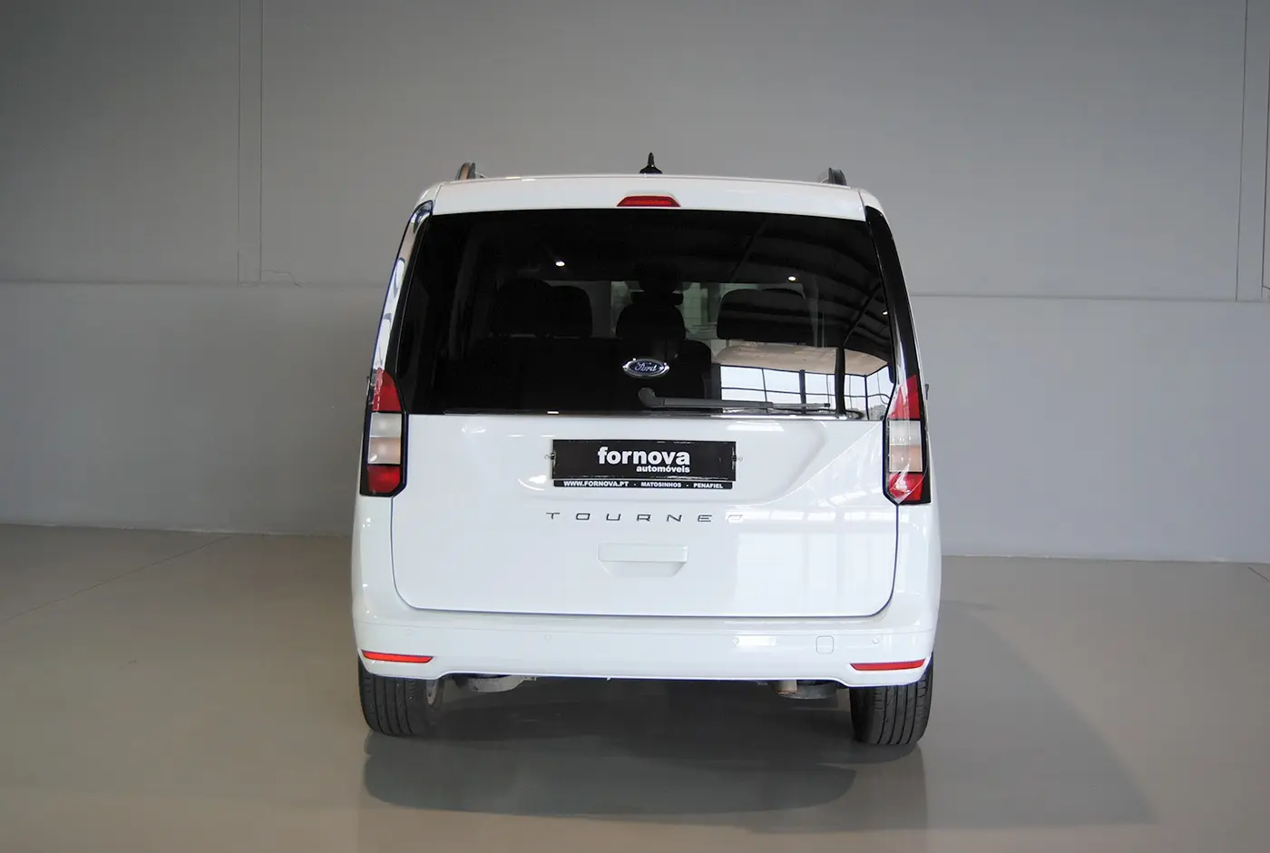 Ford Tourneo Connect 2.0 TDCi Titanium 5 lugares 8