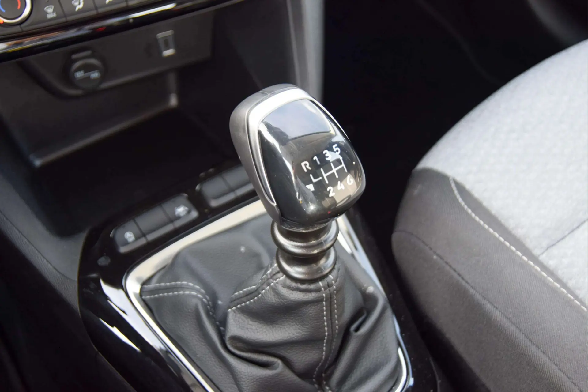 Opel Corsa 1.2 T Edition 21