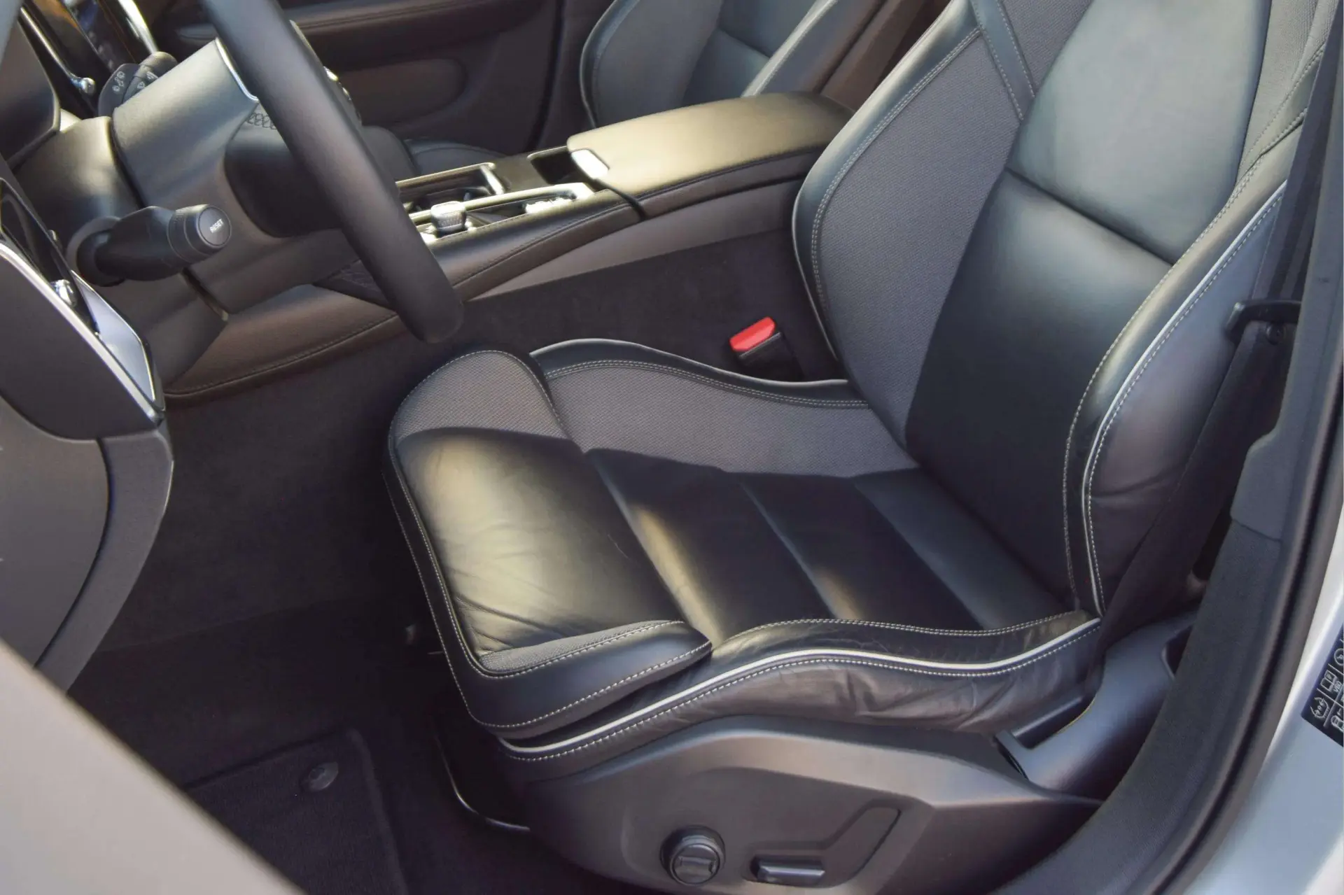 Volvo V60 2.0 T6 AWD TE Inscription Expression 16