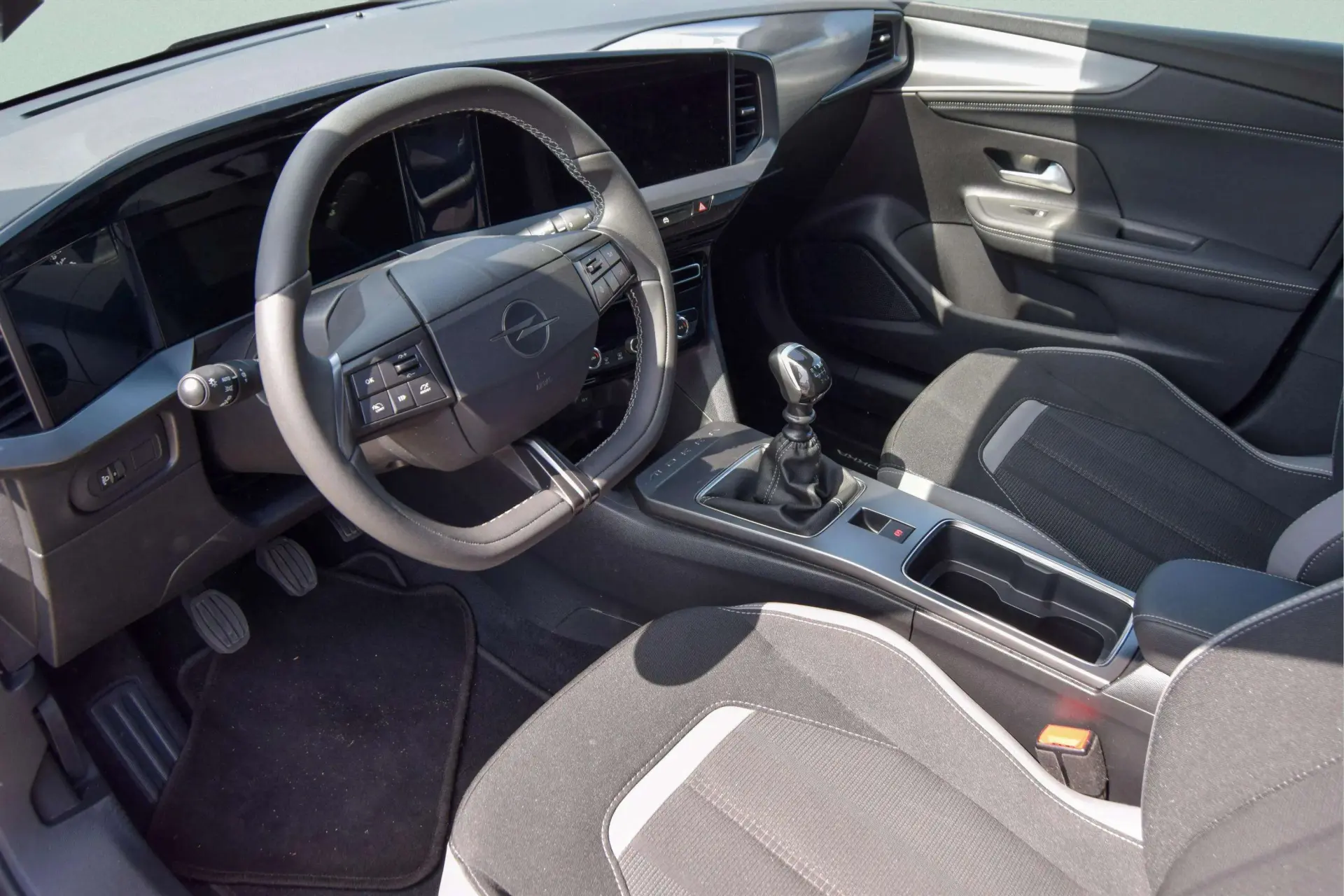 Opel Mokka 1.2 T GS 23
