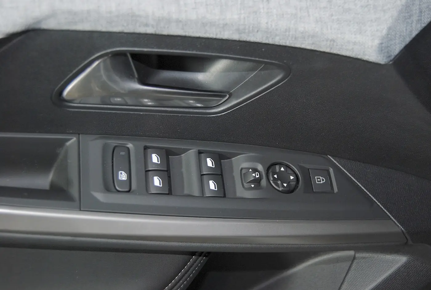Peugeot 3008 1.2 Hybrid Allure e-DCS6 20