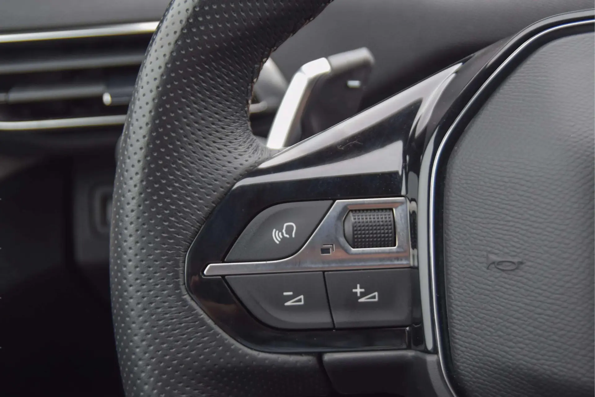 Peugeot 3008 1.6 Hybrid GT e-EAT8 14
