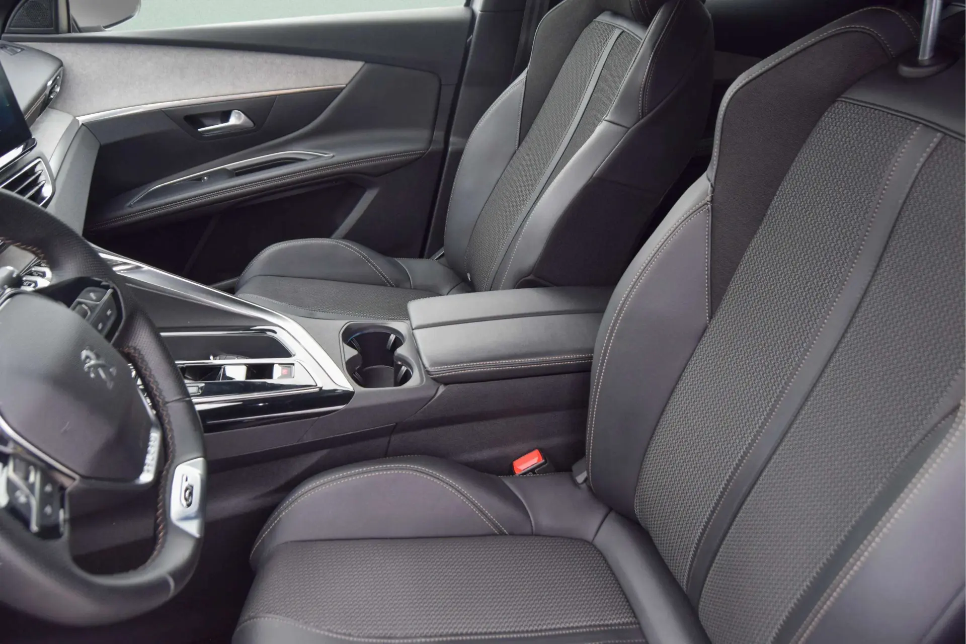 Peugeot 3008 1.6 Hybrid GT e-EAT8 28
