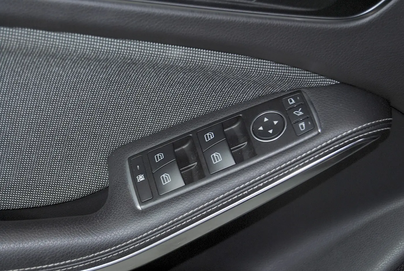 Mercedes-Benz A 180 AMG Line 16