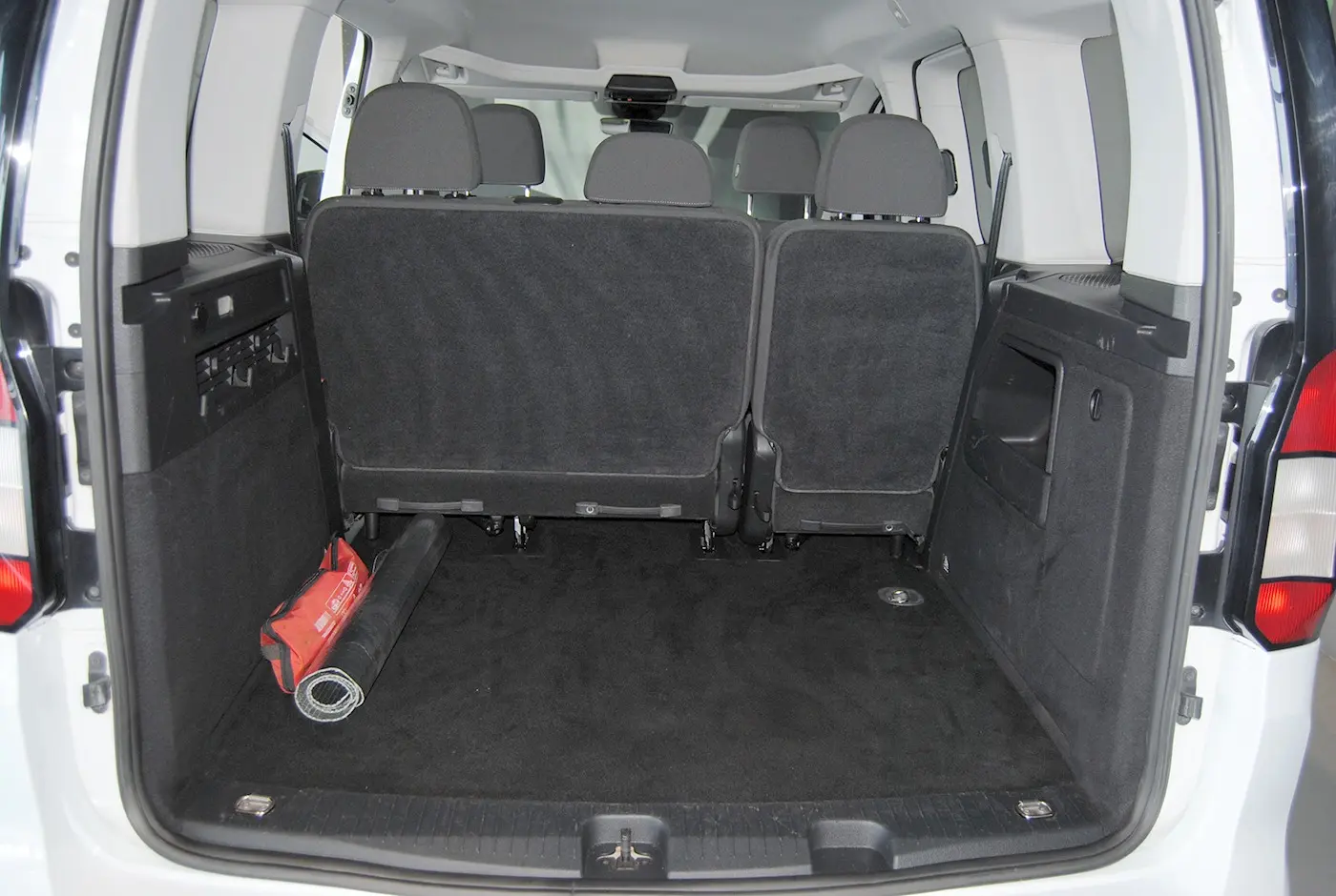 Ford Tourneo Connect 2.0 TDCi Titanium 5 lugares 16