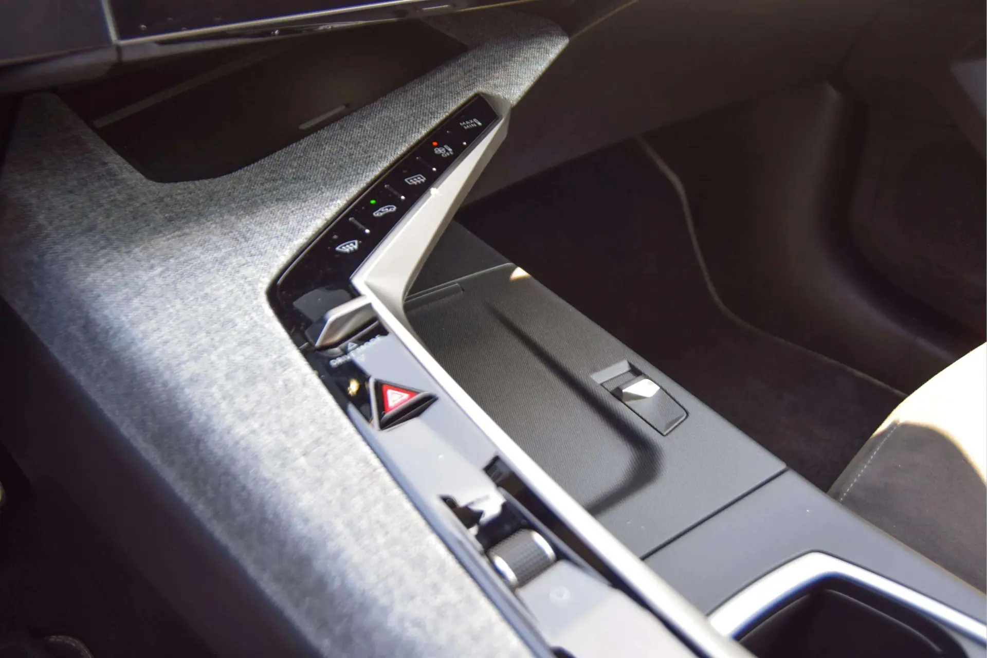 Peugeot E-3008 73 kWh GT 42