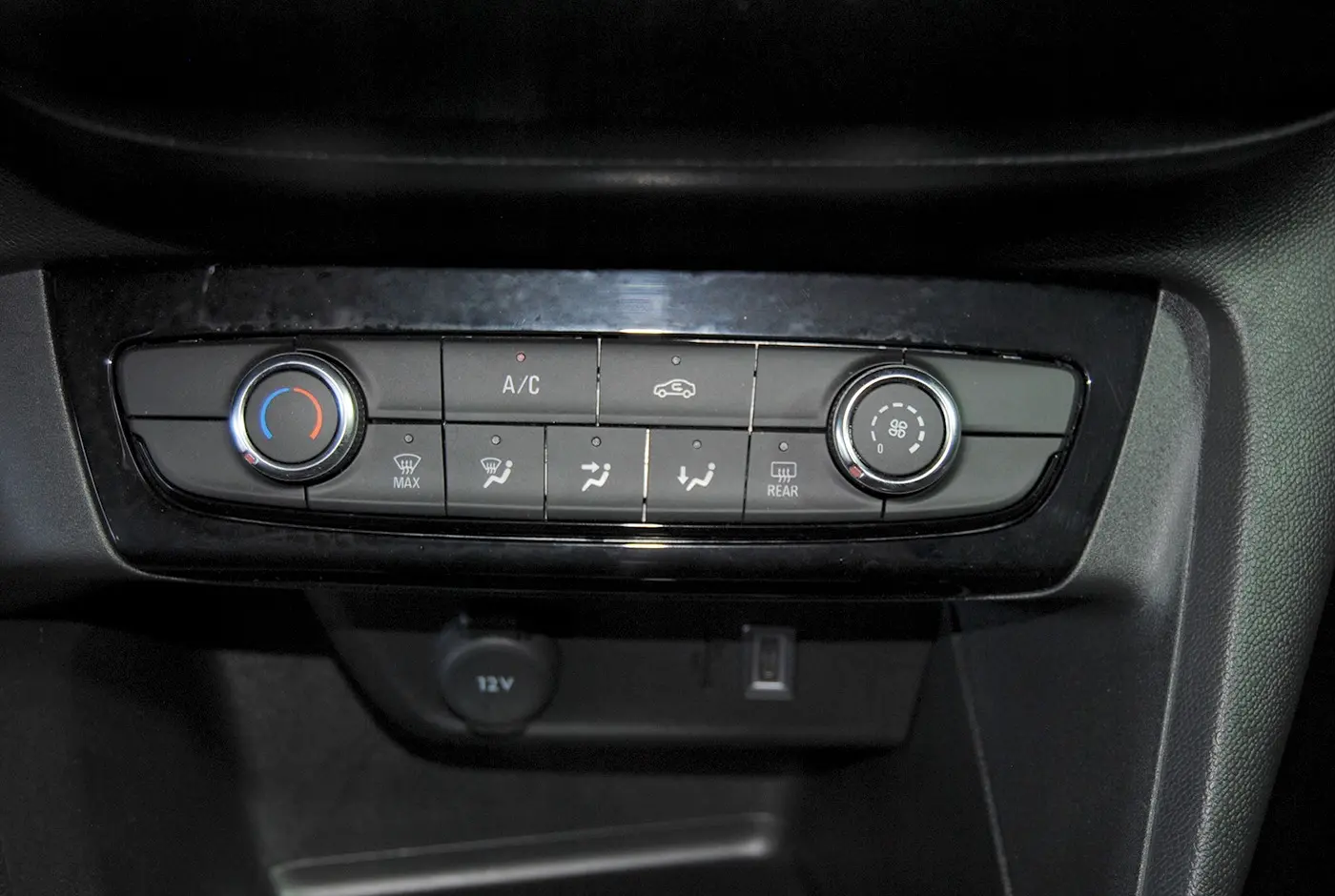 Opel Corsa 1.2 HYBRID GS eDCT 31