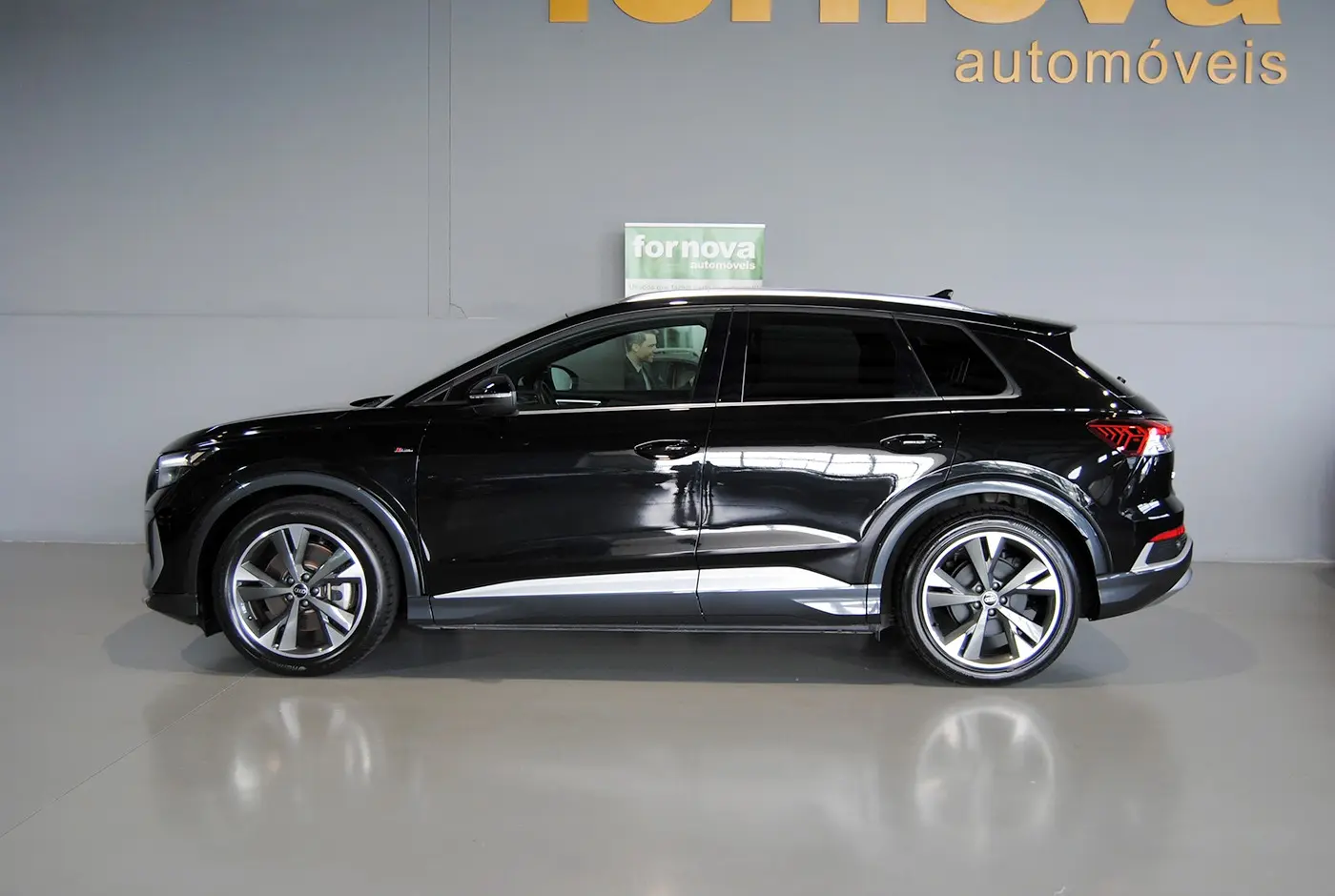 Audi Q4 e-tron 45 82 kWh SE S-Line Plus 8