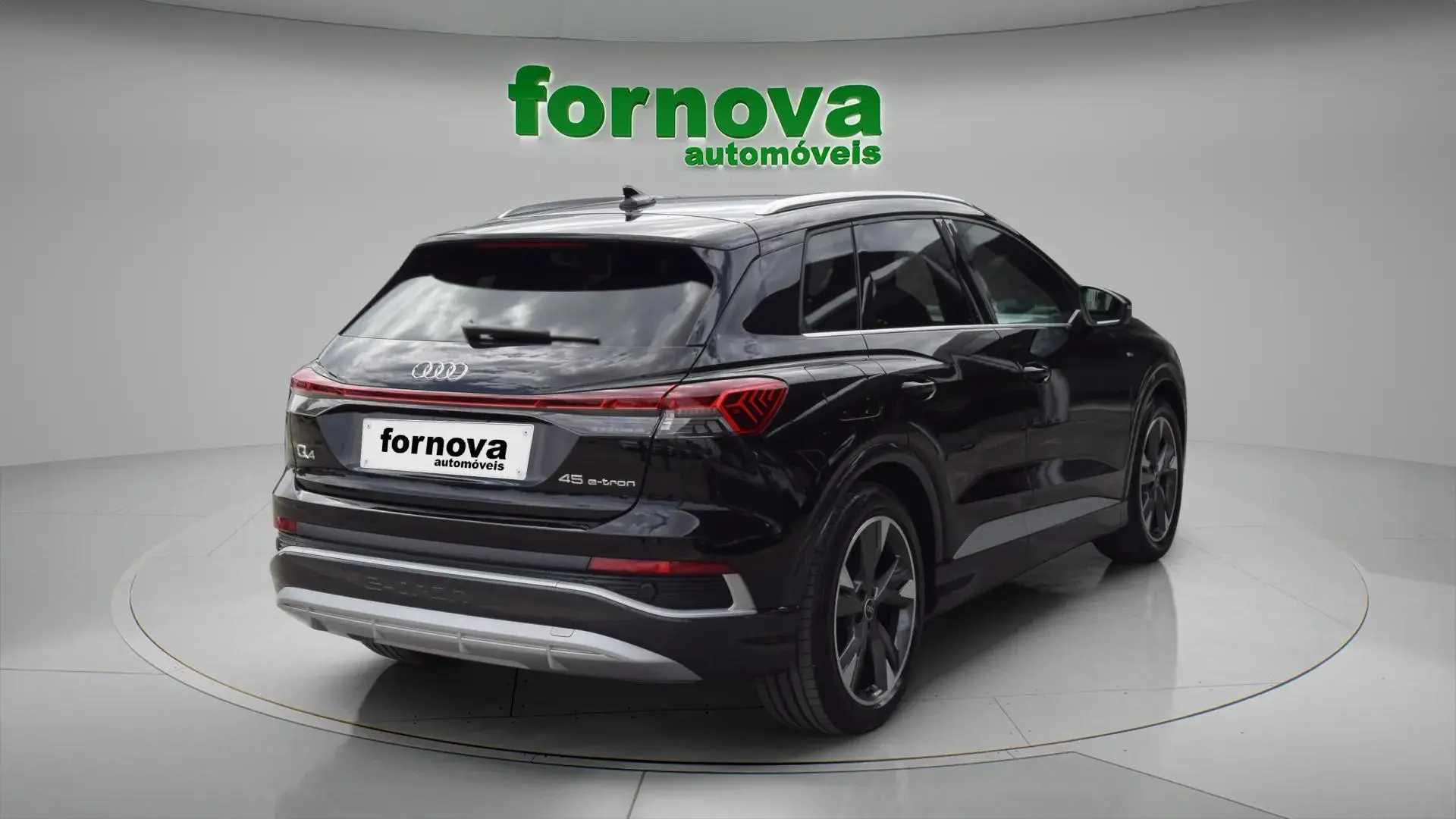 Audi Q4 e-tron 45 82 kWh SE S-Line Plus 4