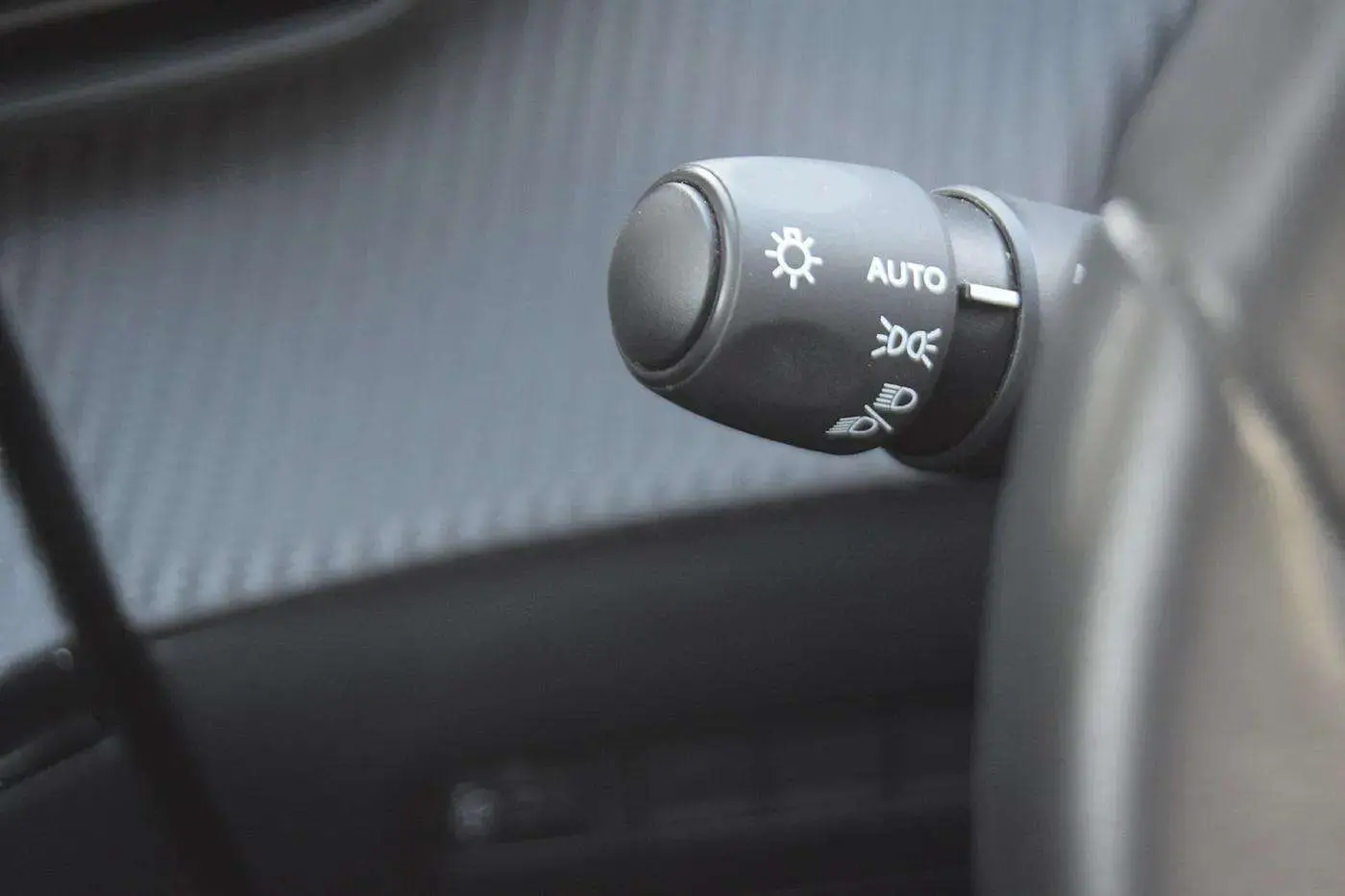 Peugeot 2008 1.2 Hybrid Allure e-DCS6 21