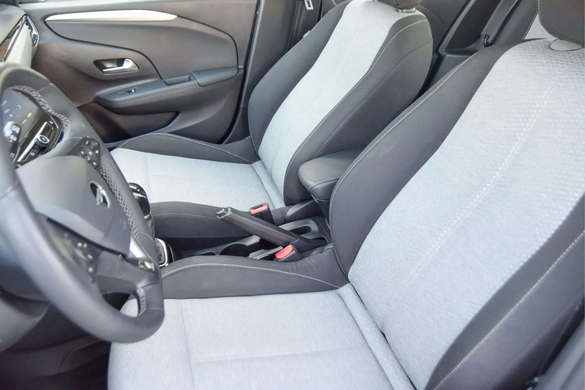 Opel Corsa 1.2 Business Edition 24