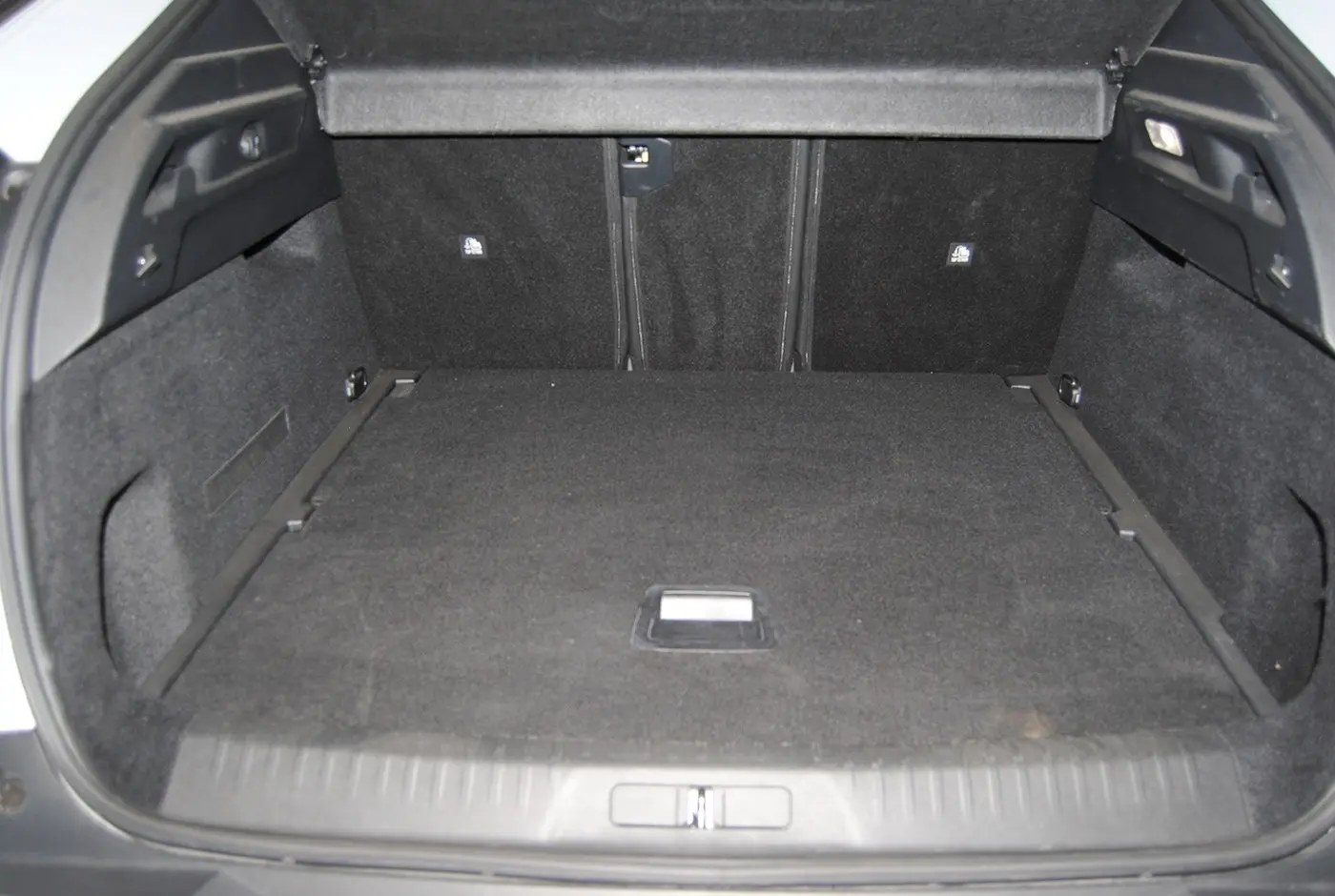 Peugeot 3008 1.2 Hybrid Allure e-DCS6 43