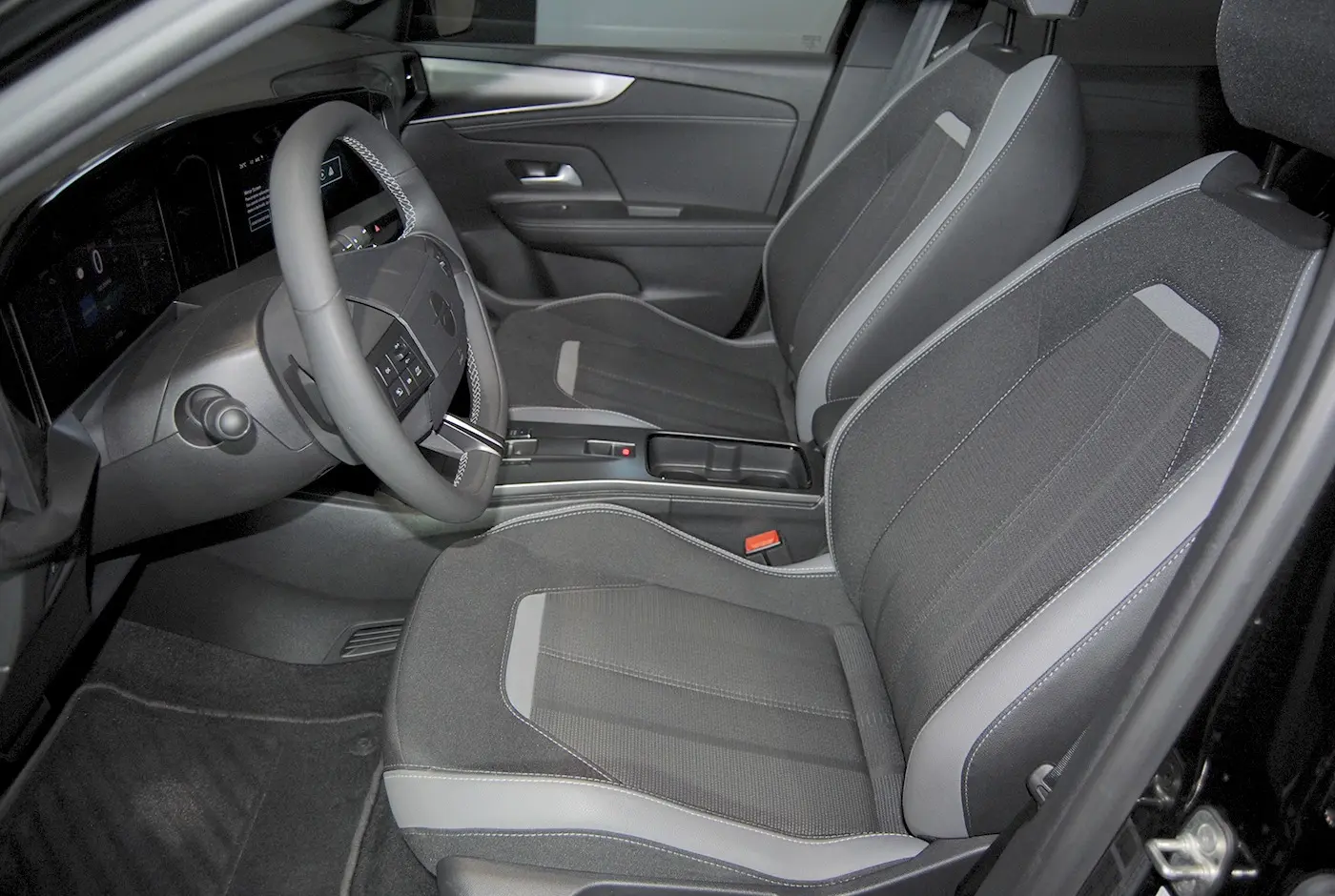 Opel Mokka 1.2 Hybrid GS eDCT 16