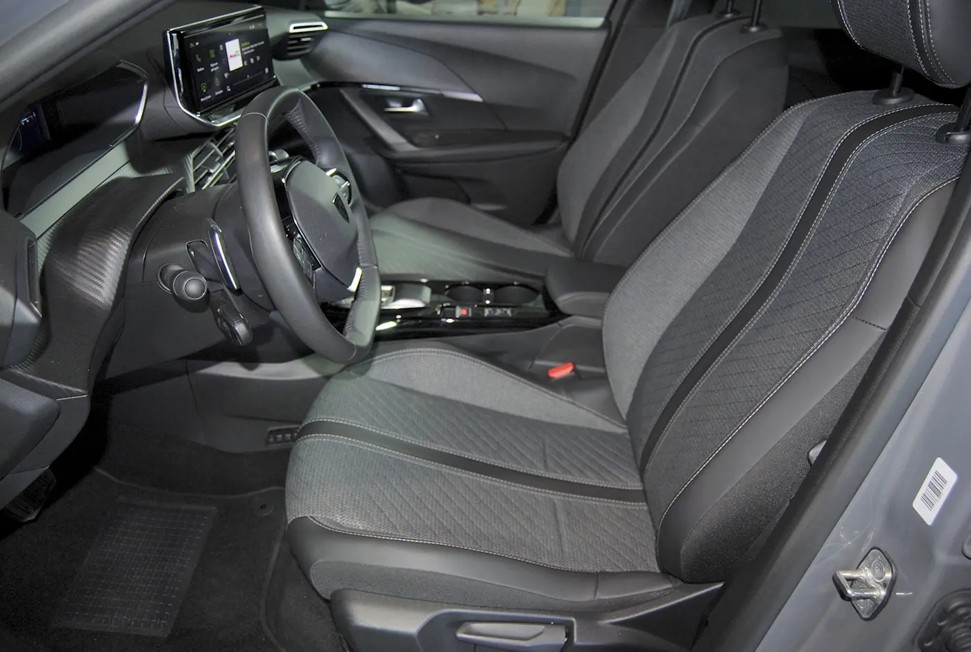 Peugeot 2008 1.2 Hybrid Allure e-DCS6 16