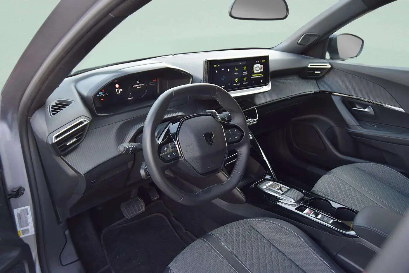 Peugeot 2008 1.2 Hybrid Allure e-DCS6 8