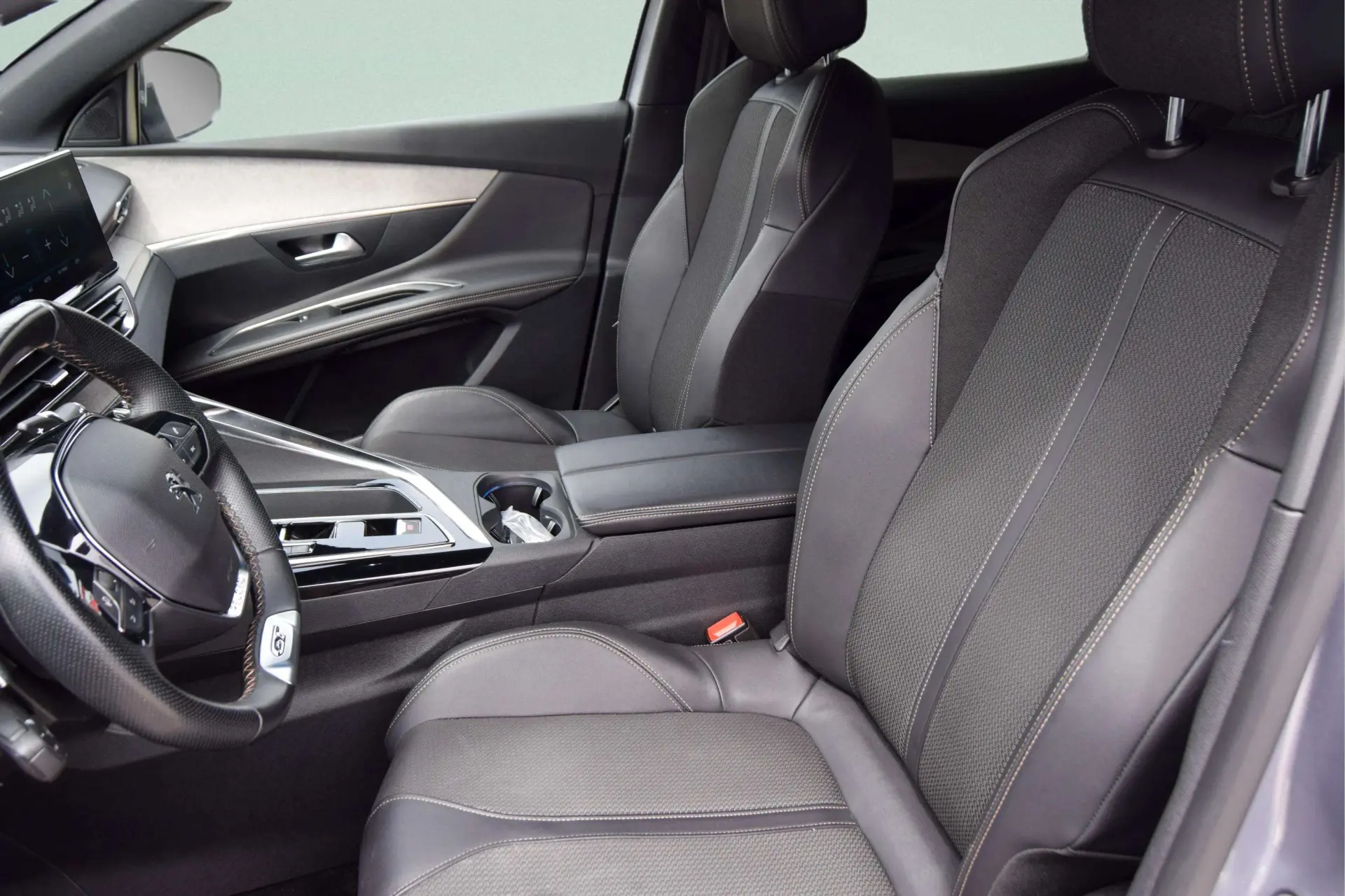 Peugeot 3008 1.6 Hybrid GT e-EAT8 29
