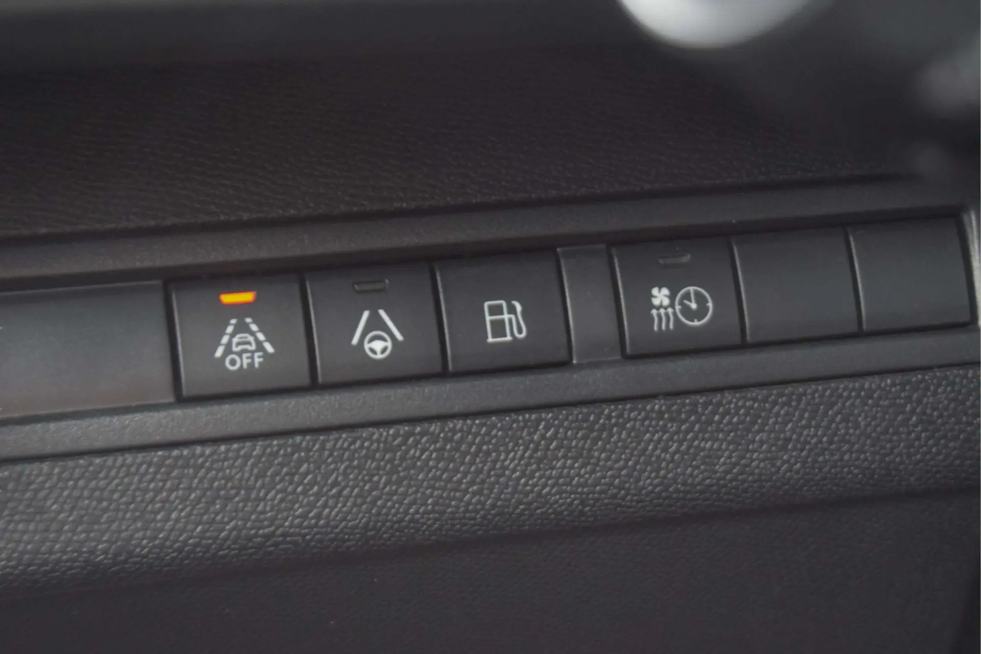 Peugeot 3008 1.6 Hybrid GT e-EAT8 9