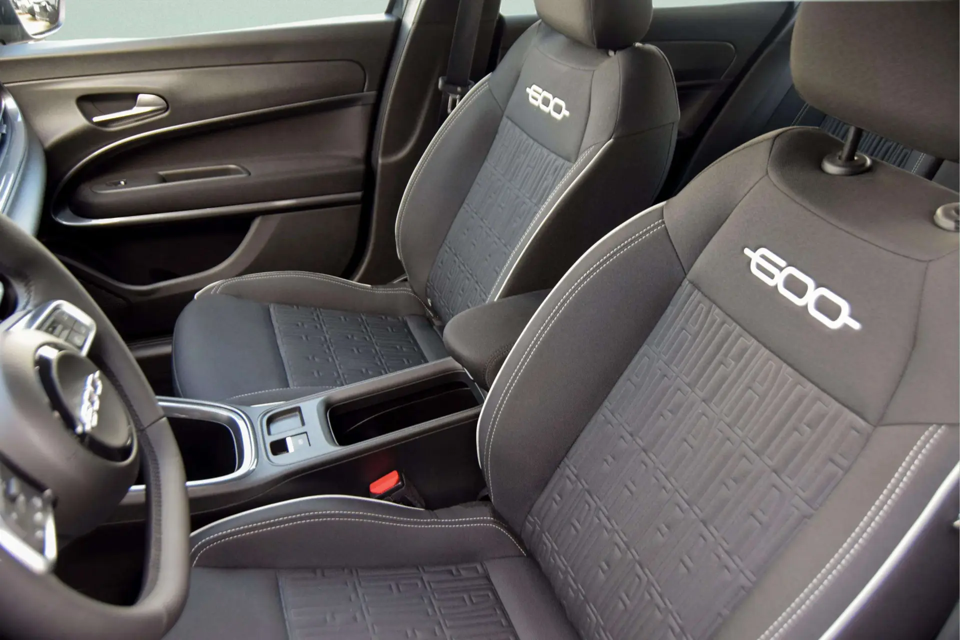 Fiat 600 1.2 Hybrid Icon 33