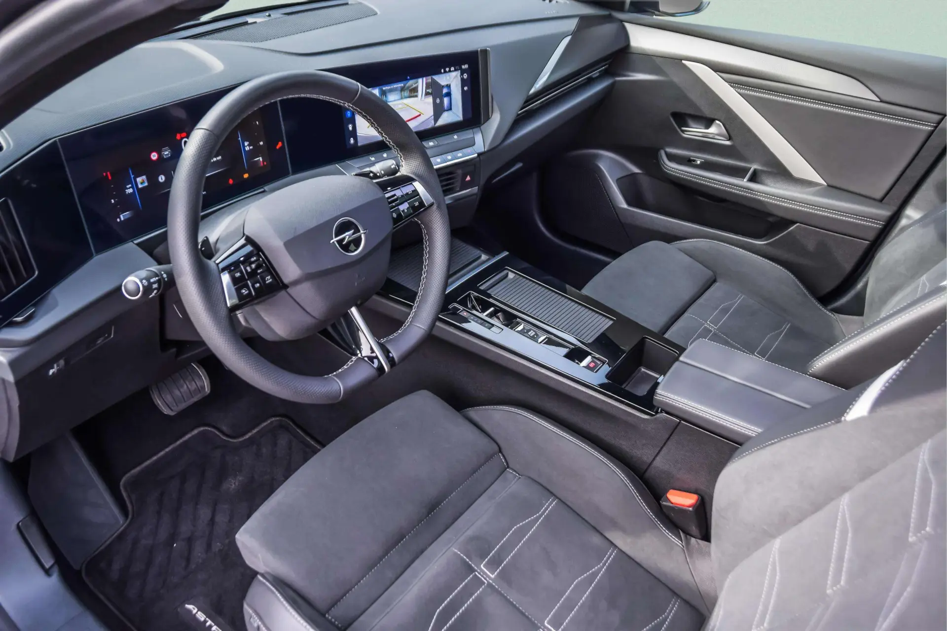 Opel Astra 1.2 T GS Line 17