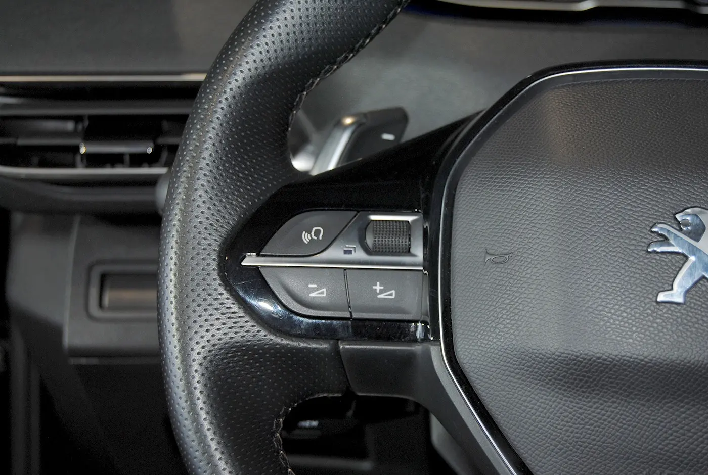 Peugeot 3008 1.6 Hybrid GT e-EAT8 26