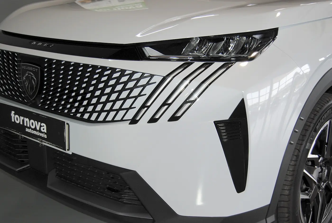Peugeot 3008 1.2 Hybrid Allure e-DCS6 12